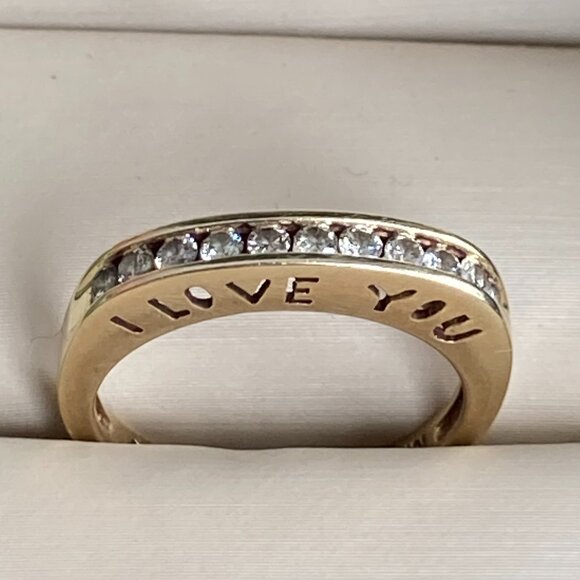Elegant 10K Yellow Gold "I Love You" Chanel Diamond Band (0.40-0.50 CT) – Size 6 - Picture 3 of 17